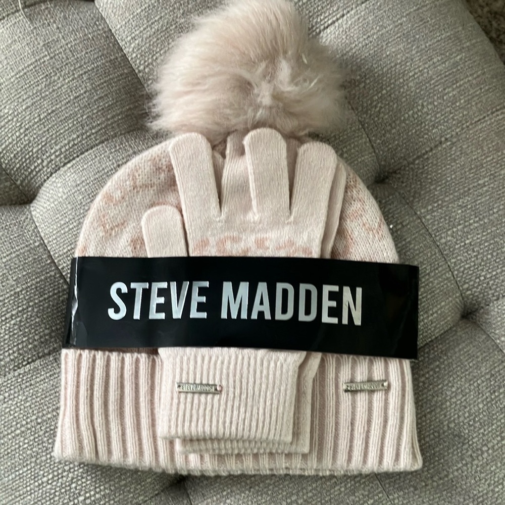 NWT Steve Madden Pink Beanie and Glove Set